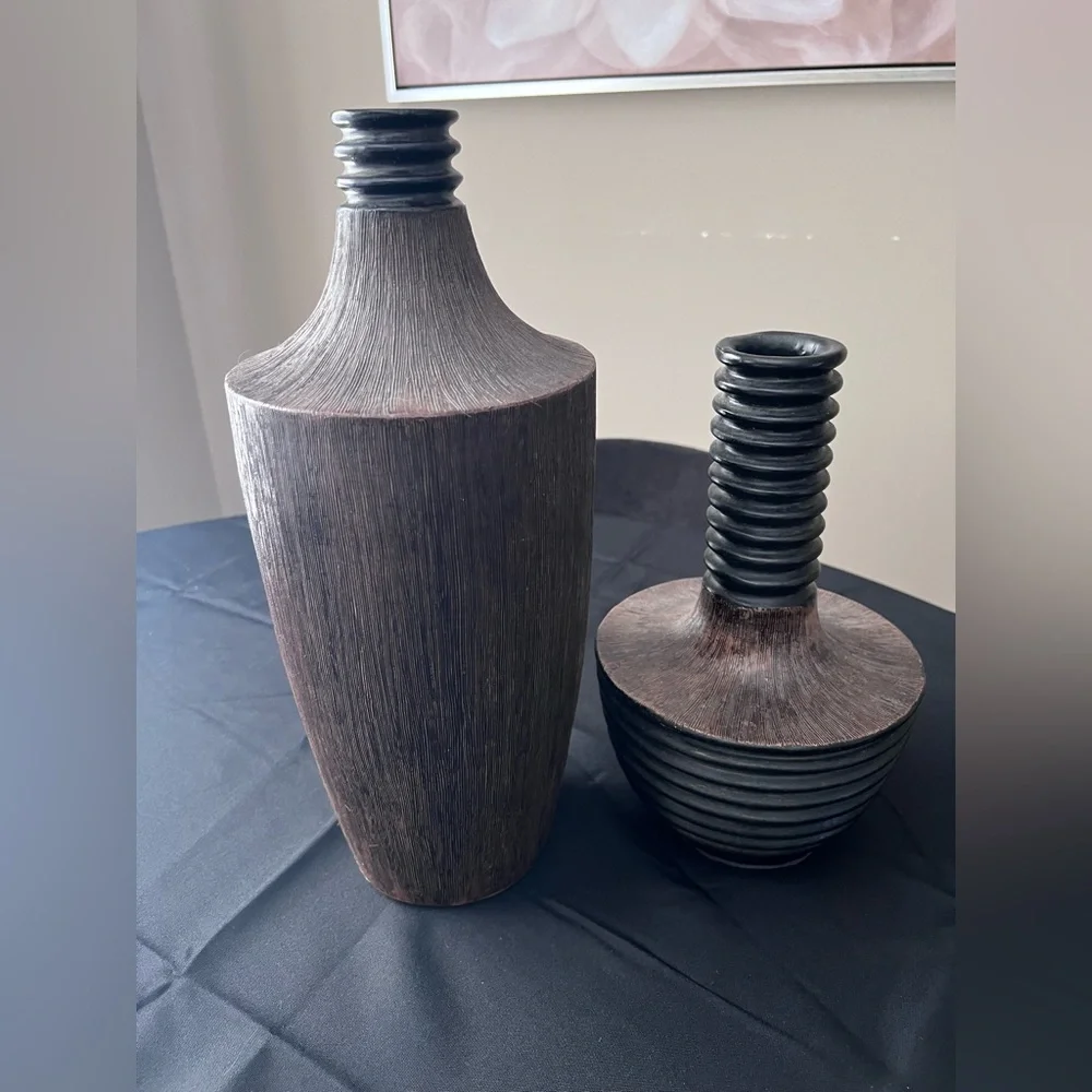 4 piece decor bundle. 2 cases, 2 candle holders